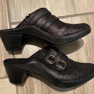 Very lightly used Romika leather mules.